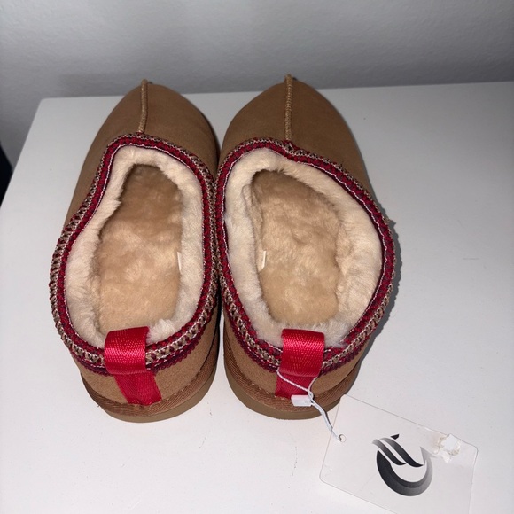 Chestnut Faux Fur Slip-On House Slippers Mini Boot NWT - Picture 10 of 12